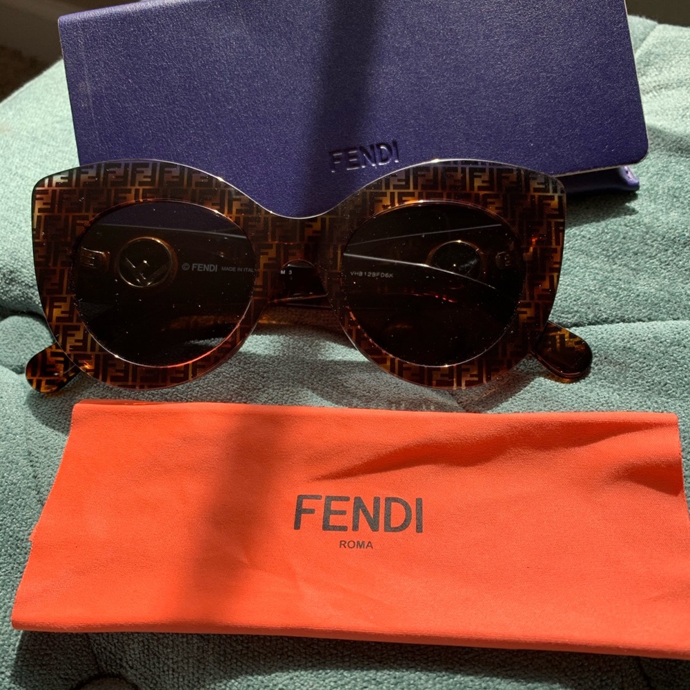 Fendi FF 0306/S 086 Sunglasses in Dark Havana - Picture 4 of 8